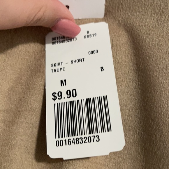 Forever 21 Taupe mini skirt - Picture 3 of 4